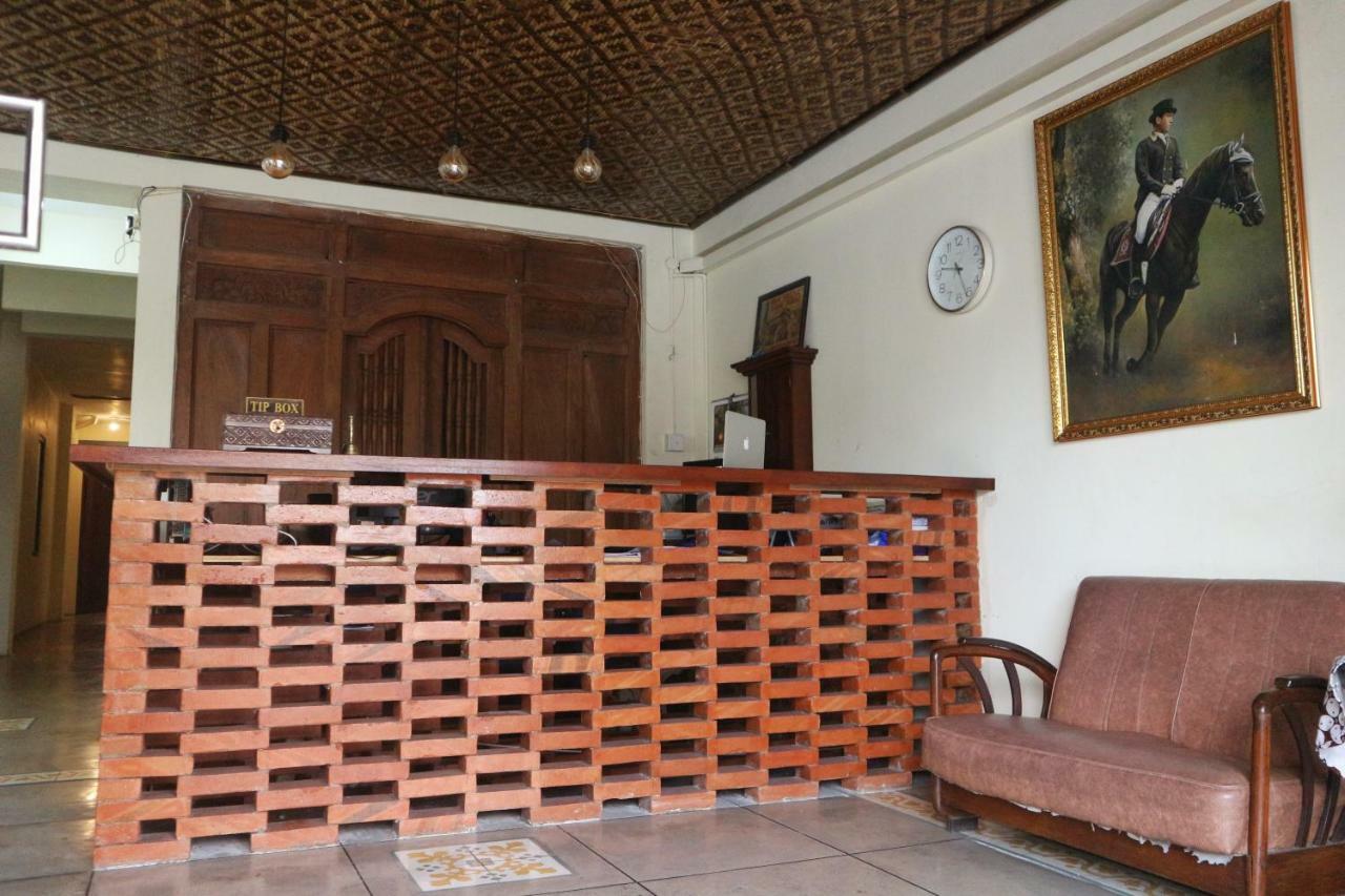 יוגיאקרטה Hinggil Homestay Syariah Malioboro Yogya Mitra Reddoorz מראה חיצוני תמונה